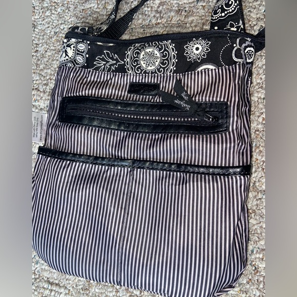 Thirty -One Onyx Medallion Black Crossover Bag - Picture 9 of 11